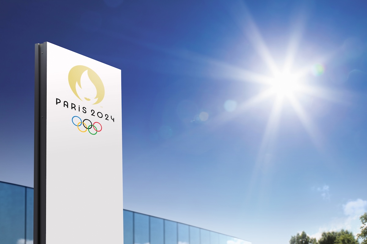 ENSEIGNE EXTÉRIEURE POUR LES JEUX OLYMPIQUES 2024 Totem d'information en ville